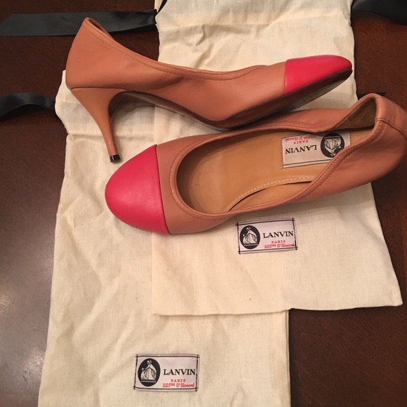 Shoes - Picture 2 of 3